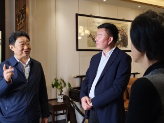 熱烈歡迎重慶市工商聯(lián)一行領(lǐng)導(dǎo)蒞臨蘭州華能參觀(guān)調(diào)研華能生態(tài)科技股份2023年11月2日上午，重慶市工商聯(lián)黨組副書(shū)記、副主席彭光遠(yuǎn)一行蒞臨蘭州華能生態(tài)能源科技股份有限公司參觀(guān)調(diào)研。甘肅省工商聯(lián)副主席張文軍